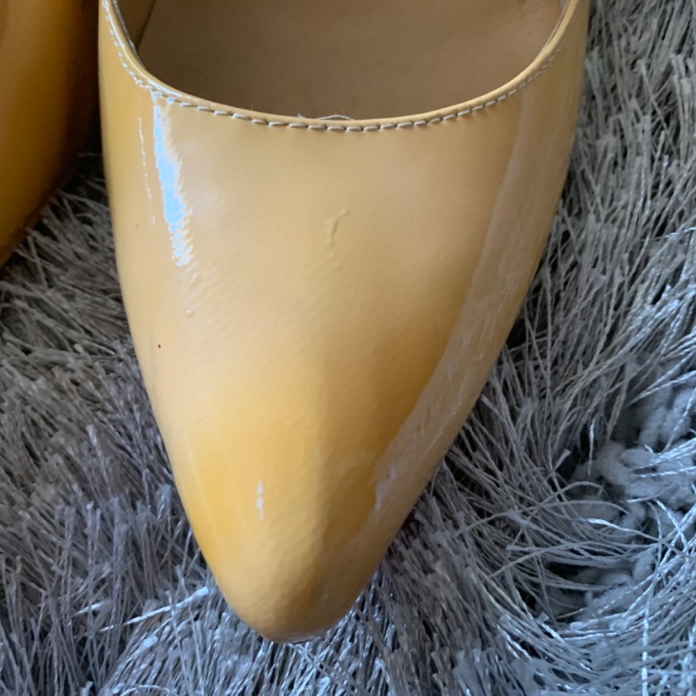 Shoes - Picture 5 of 6